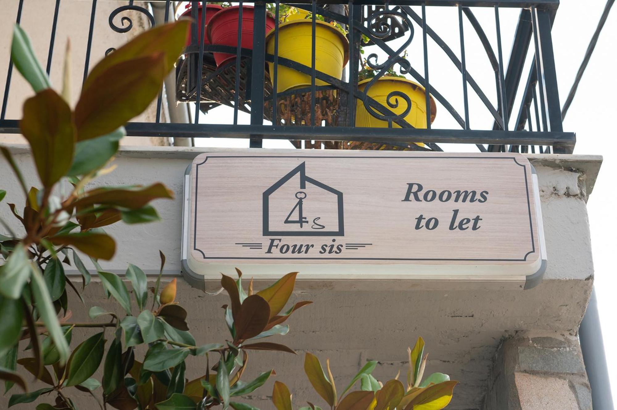 Four Sis Rooms Mangana Extérieur photo